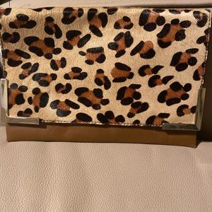 Leopard clutch